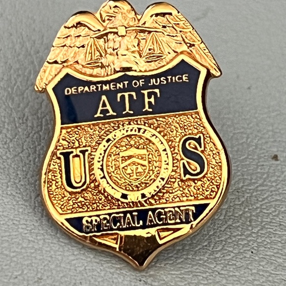 DOJ ATF Special Agent Lapel Pin - Picture 1 of 2